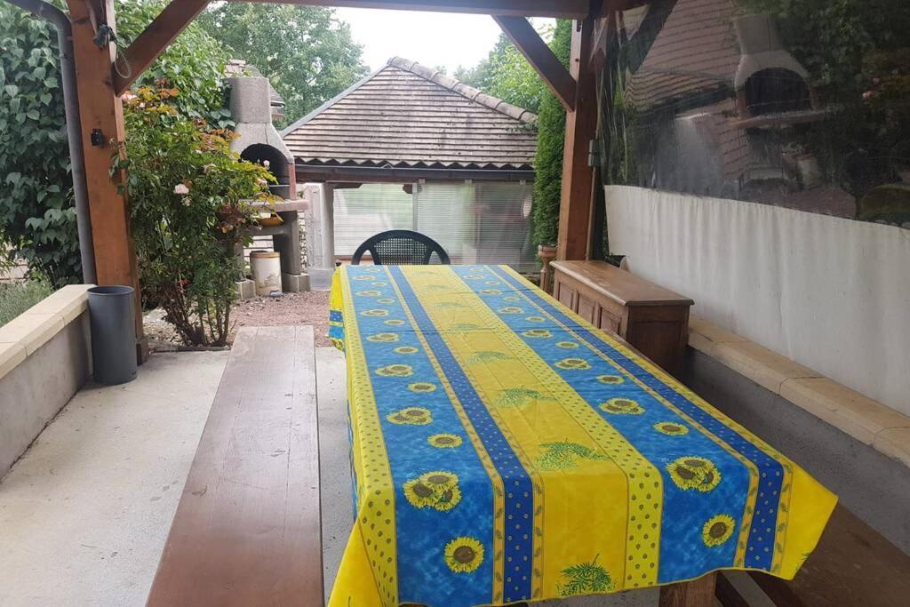 Maison/Gite Familial Dans Le Jura A 200M Du Lac Avec Piscine Privee Marigny  Zewnętrze zdjęcie